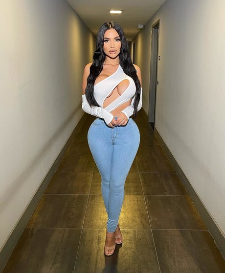 Kathleen Molina pretty actress photo