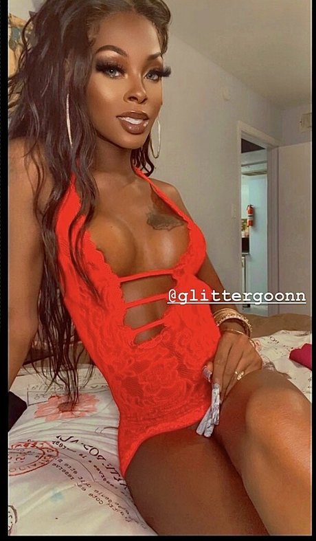 Erotica Vanderlei adult model photo