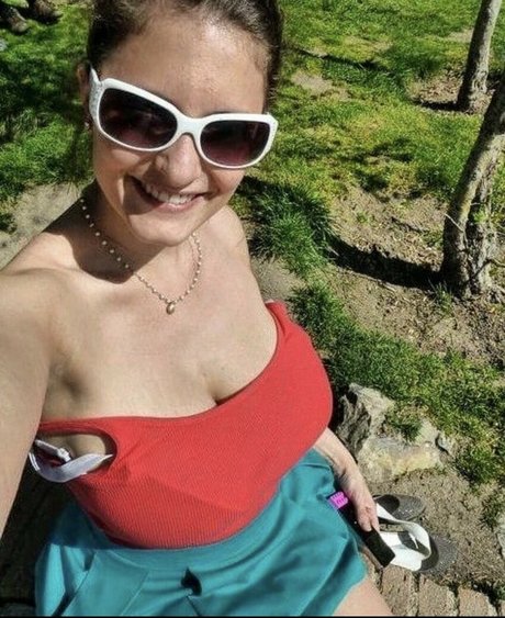 Avery Millah pornographic model photos