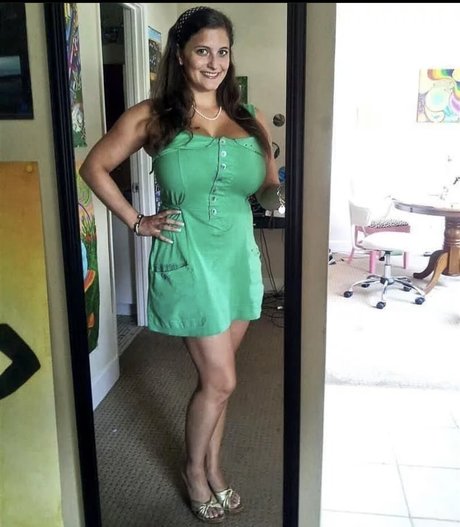 Avery Millah erotic pornstar pics