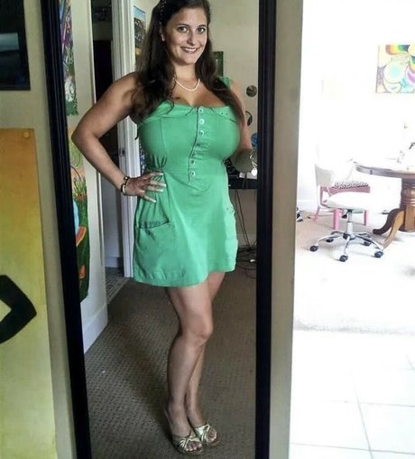 Avery Millah erotic star photos