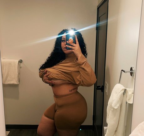 Tanya Mayenge porn model picture