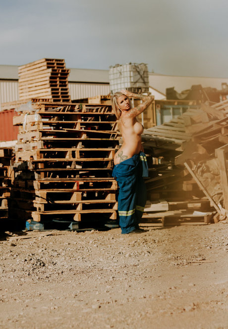 Karissa Baldwin pretty pornstar photo