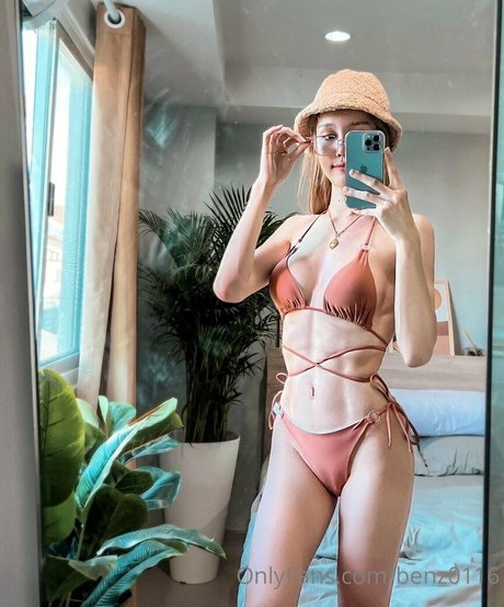 Benz Sang model nude archive