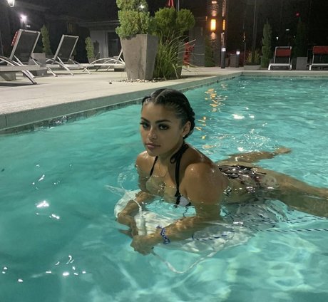 RosalbaNaomi star erotic img