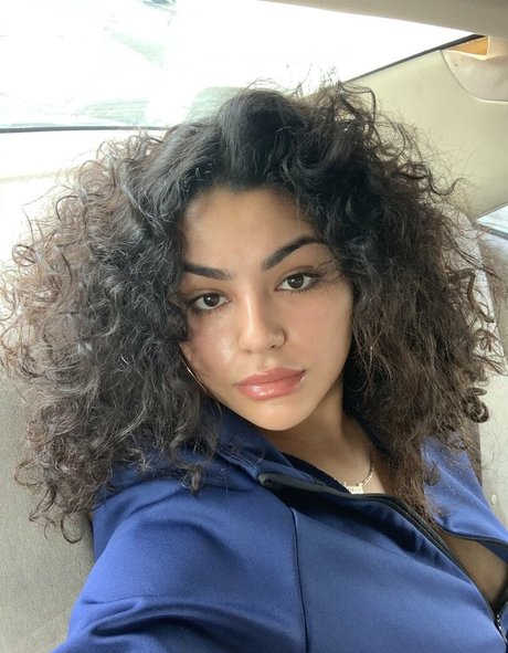 RosalbaNaomi model beautiful photo