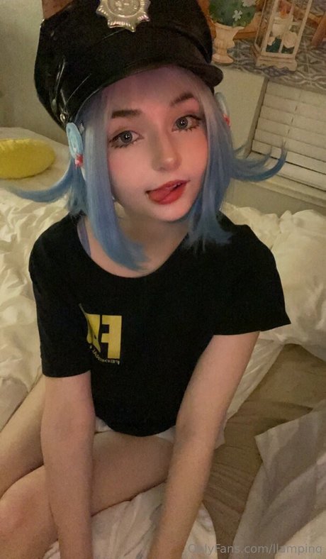 llampinq star nude gallery