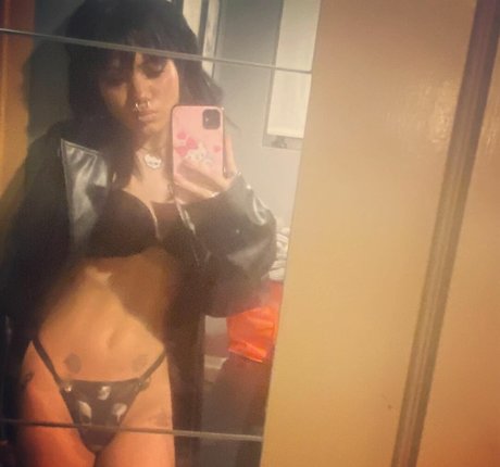 Saintsgoth naked actress img