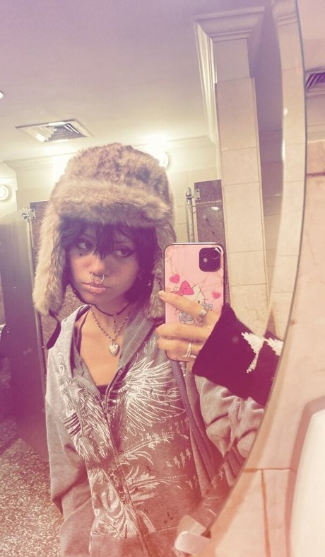 Saintsgoth hot actress gallery