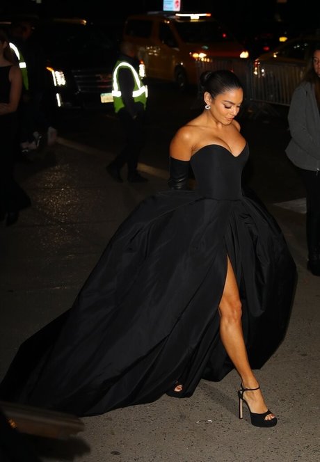 Vanessa Hudgens model xxx picture