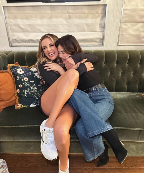 Lucy Hale nudes model pics