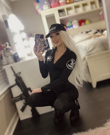 Kylee Carter model pretty image