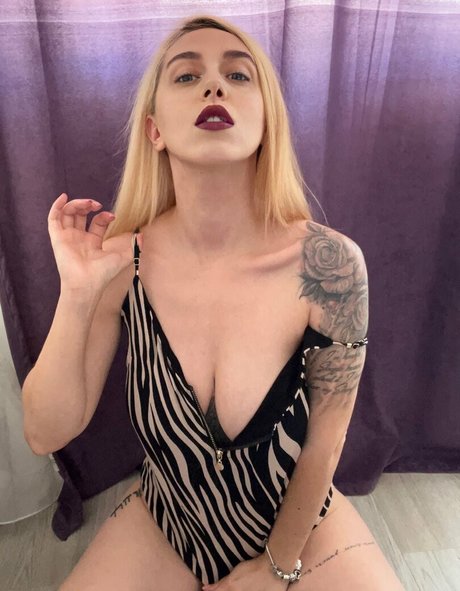 goddess blaze high quality model photo