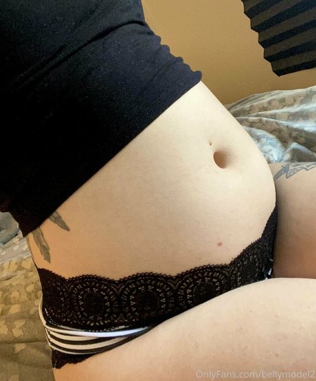 bellymodel2 perfect star pic