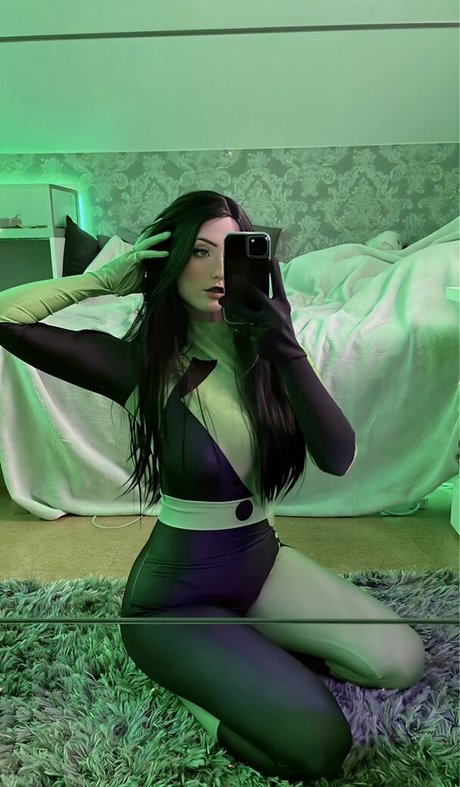 _nineer pornographic model photo