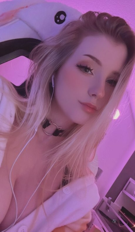 _nineer model nude image