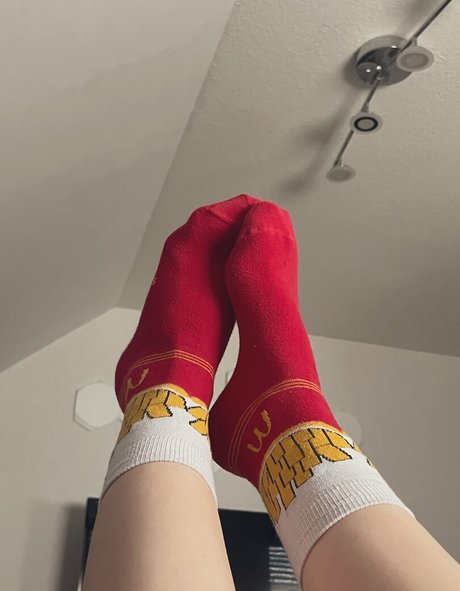 _nineer star naked photos