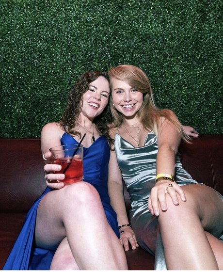 HalieeandKendra pretty star photos