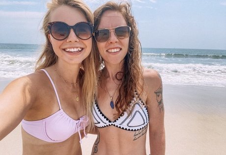 HalieeandKendra pornstar beautiful picture