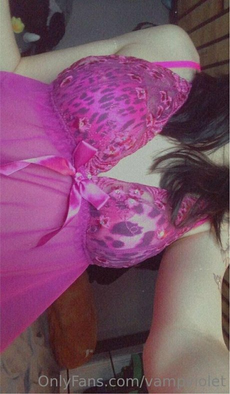 vampviolet naked actress pictures