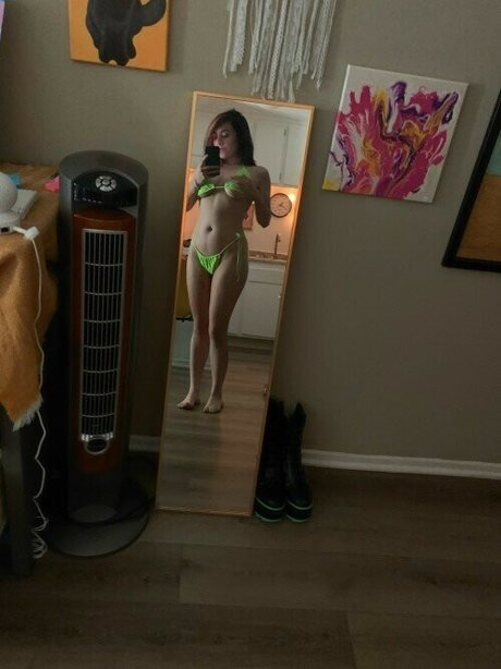 Yellowspoongirl top model pictures