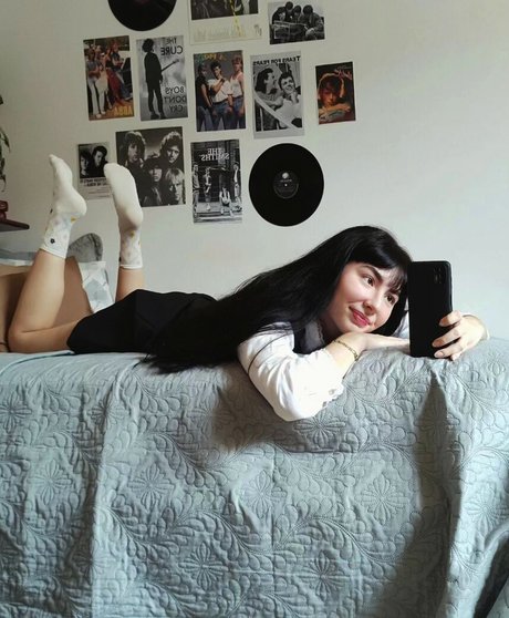 Becca Frances pretty model img