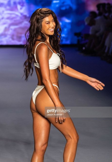 Jenn Lee Profile pic