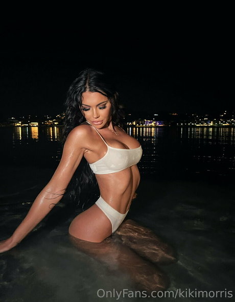 Kiki Morris sexy actress pics