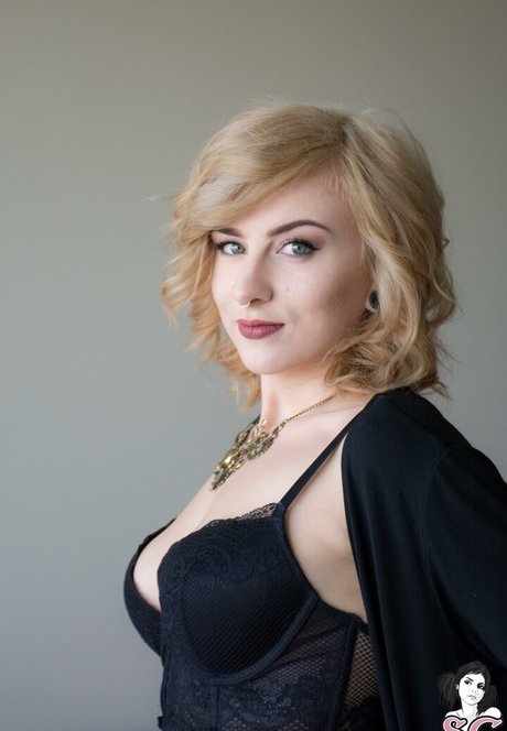 Moonchiild naked star photos