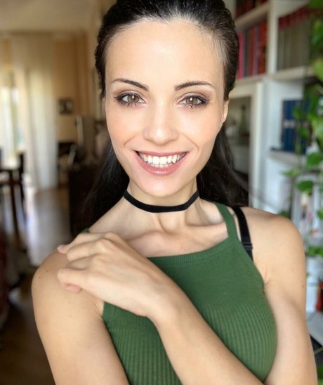 Kafkanya pornstar beautiful img