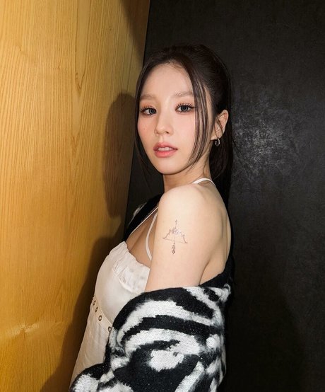 HeeJin pornstar hot pics