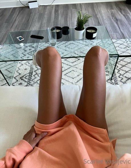 scarlet vas star naked pics