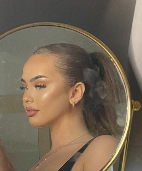 Neave Dare adult star pic