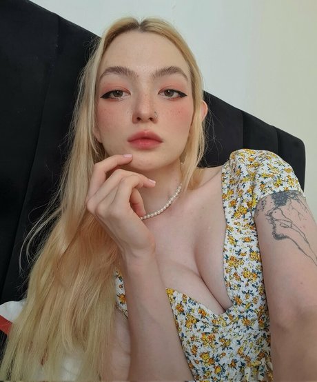 akchoriii hot star pic