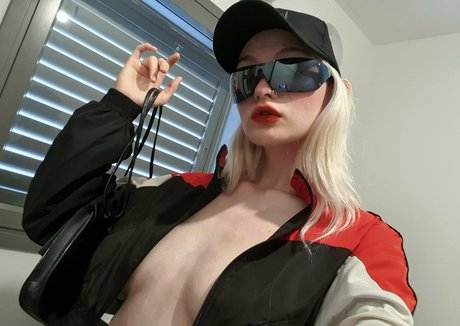 akchoriii exclusive model img