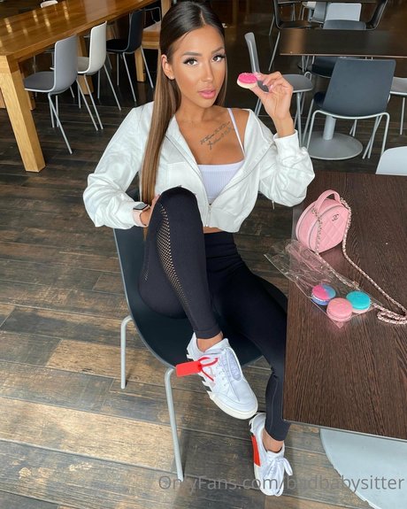 Ashleigh Skies pornstar xxx image