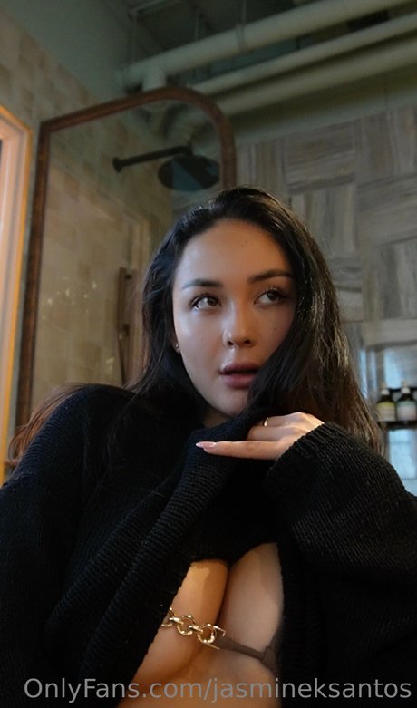 Jasmine Santos pornstar sex photo