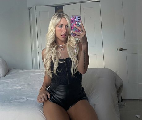 Kay Carlson model xxx img