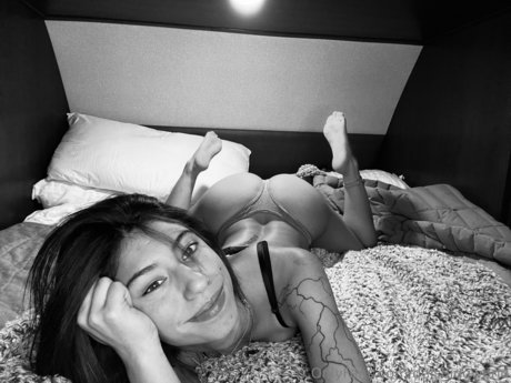 asian babe onlyfans art naked pic