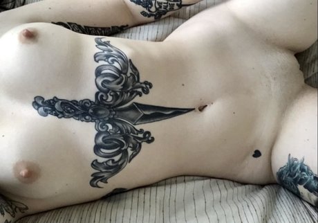 Debbie Snaxxx nudes model pictures