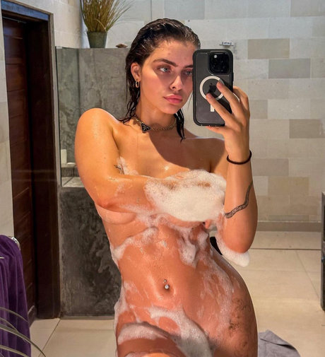 Lauren Hamden model adult pictures