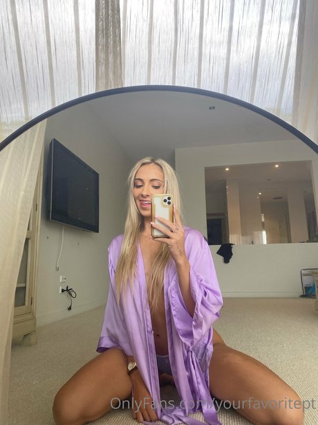 Ptwithally naked actress pics