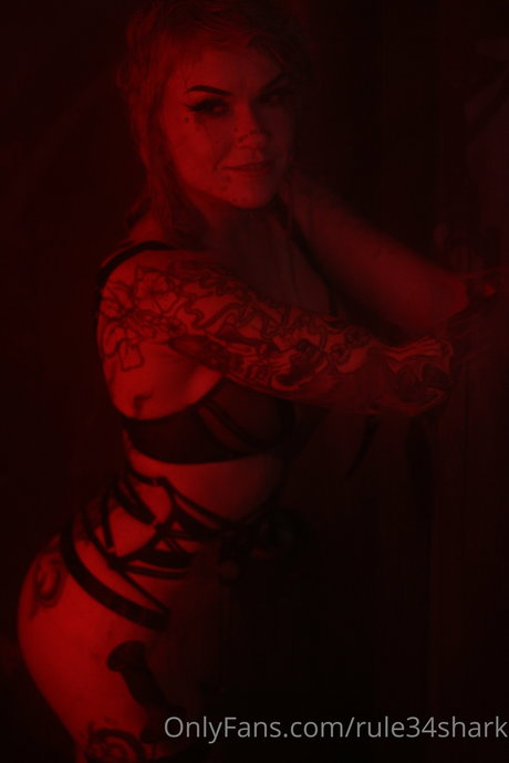 Holofox_ top model pic