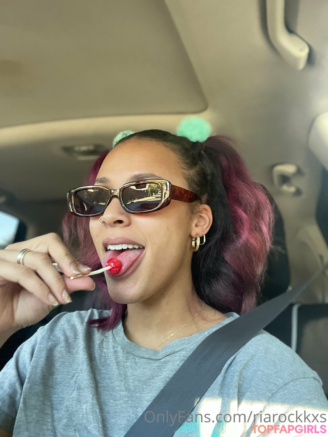 Riarockkxs pornstar top photo