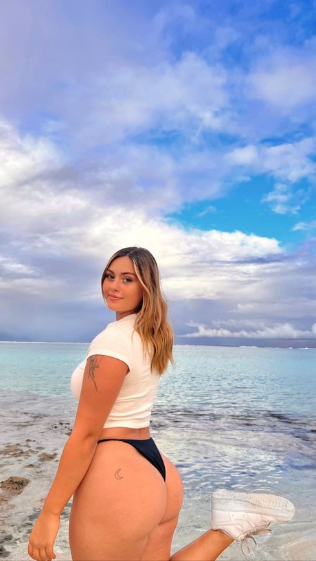 Alissaplzz sexy actress image