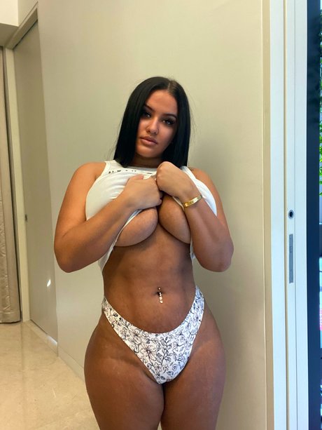 Hanaa Elshayeb exclusive model pictures