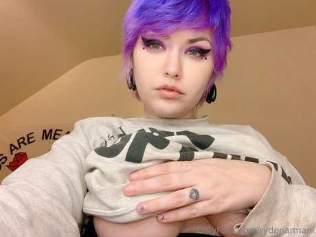 Ryden Armani_ star nude archive