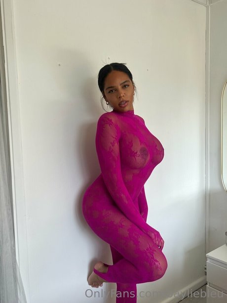 Bayliebleu model sex photo