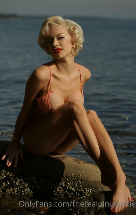 Pinup pixie star porn img