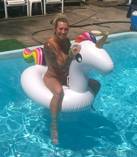 Shanna Massages hd model photo